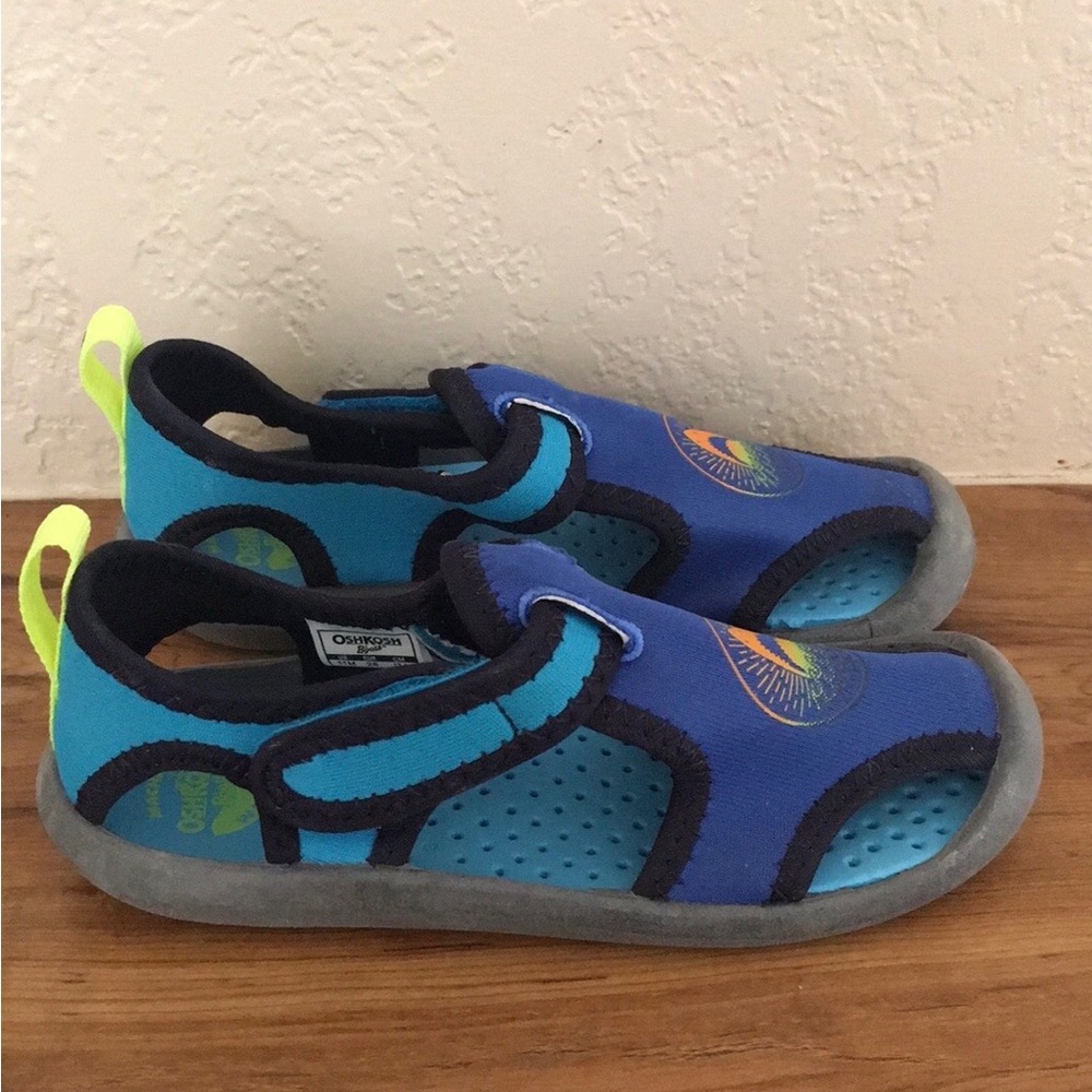 OshKosh B'gosh Blue Water Shoes Toddler Boys Size 11